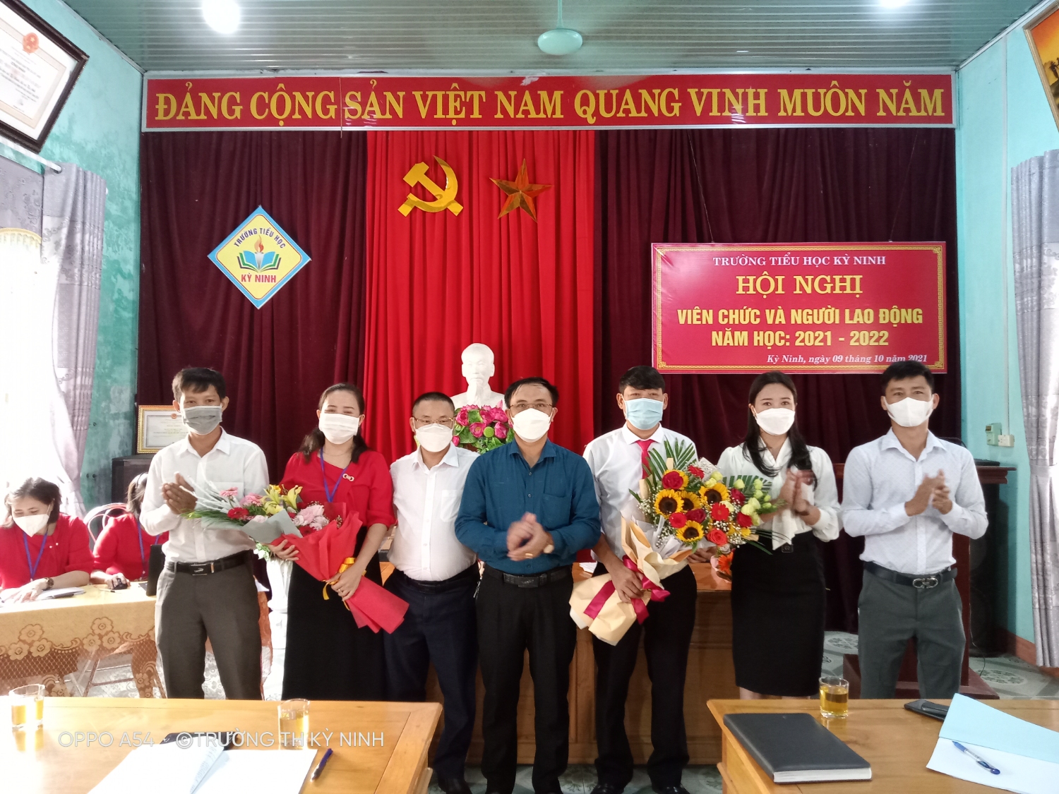 TRƯỜNG TIỂU HỌC KỲ NINH TỔ CHỨC THÀNH CÔNG HỘI NGHỊ  VIÊN CHỨC VÀ NGƯỜI LAO ĐỘNG NĂM HỌC 2021 - 2022.