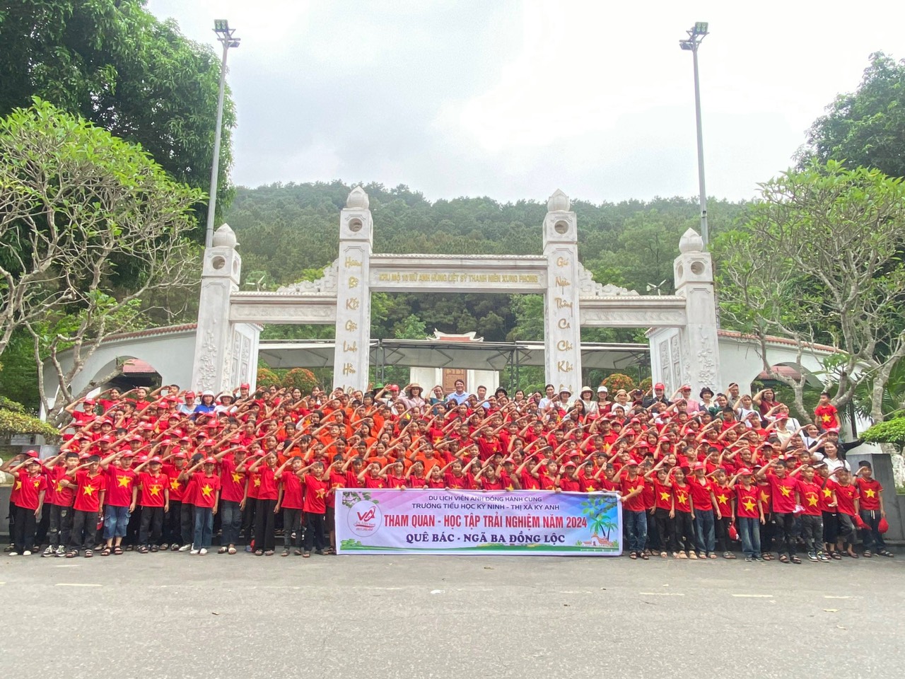 Trường TH Kỳ Ninh tham quan, trải nghiệm về quê hương Bác Hồ và khu di tích lịch sử Ngã ba Đồng Lộc