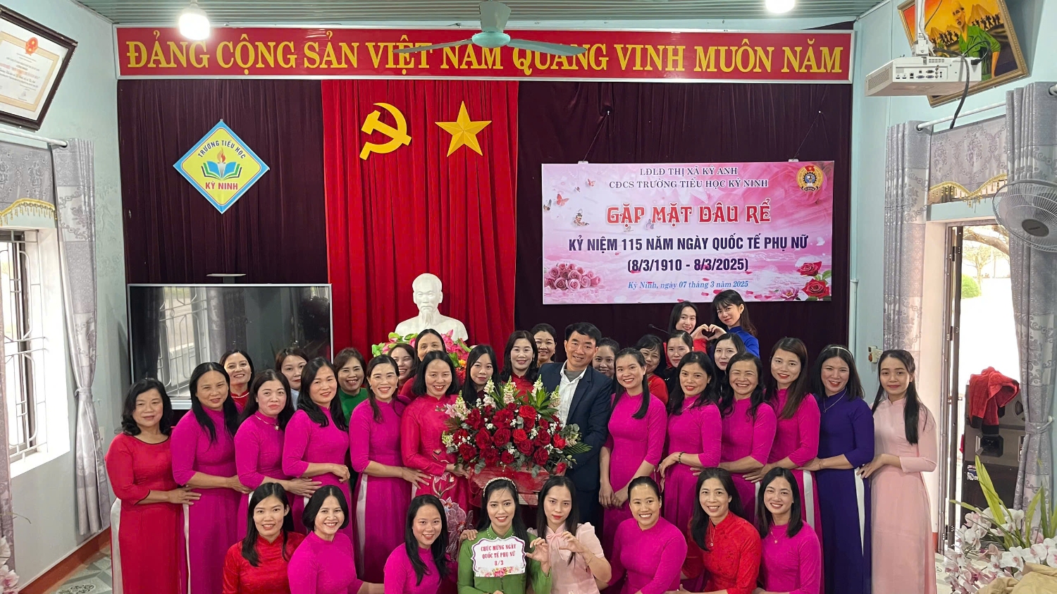 SÔI NỔI CÁC CHUỔI HOẠT ĐỘNG CHÀO MỪNG NGÀY QTPN 8/3 CỦA CÔNG ĐOÀN TRƯỜNG TIỂU HỌC KỲ NINH.