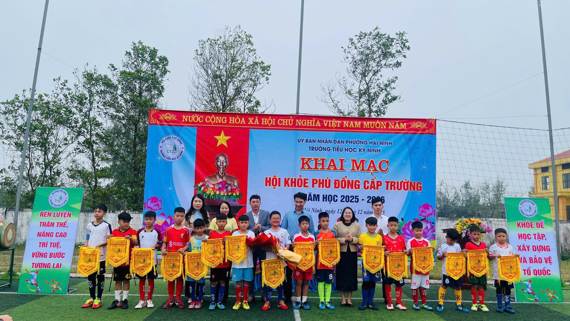 TRƯỜNG TIỂU HỌC KỲ NINH KHAI MẠC HỘI KHỎE PHÙ ĐỔNG NĂM HỌC 2025 - 2026