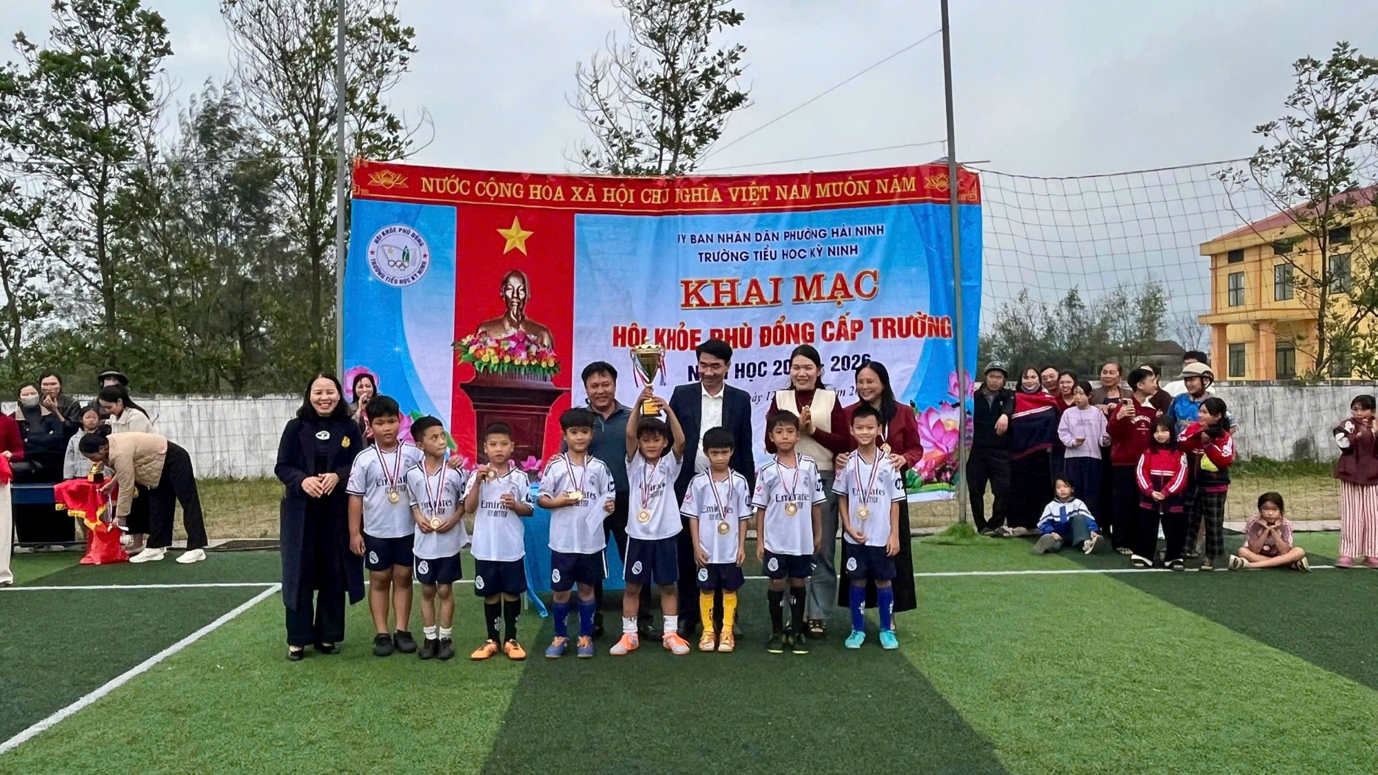 z7351315919458 8e5bd88e7eefe5ca2598df120115edff